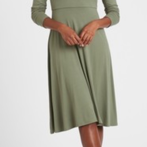 Banana Republic Scoop Neck Knit Dress in Flight Jacket Green, XL - Picture 2 of 2